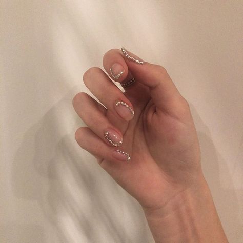 Natural Nails With Rhinestones, Europe Nails, Tumblr Vibes, Short Natural Nails, Taupe Nails, Nails With Rhinestones, Natural Nail Designs, Hippie Nails, Nails Design With Rhinestones