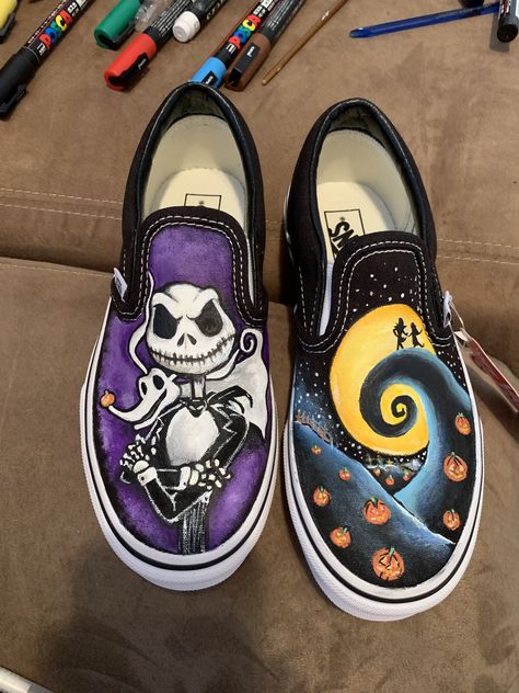 Hand painted Vans #Jack #CustomVsns Personalized Vans, Vans Costumized Ideas, Custom Vans Slip On Painted Shoes, Vans Art Shoes, Shoe Painting Ideas Vans, Painted Vans Slip On, Custom Vans Slip On, Custom Slip On Vans, Custom Painted Vans