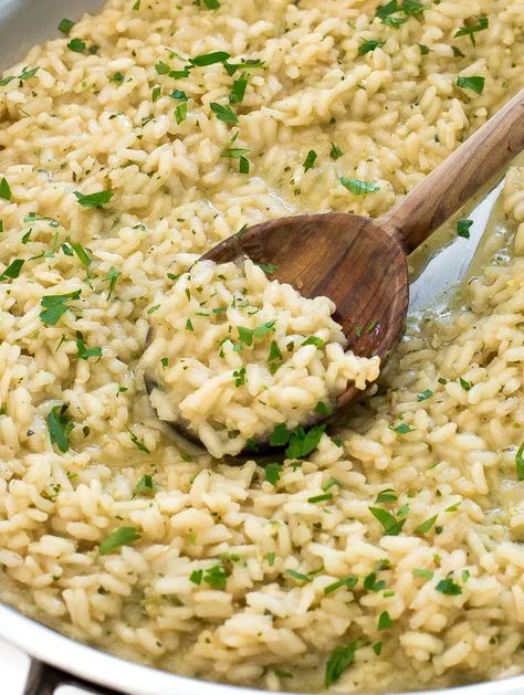 This Creamy Pesto Risotto recipe is made with arborio rice, chicken stock, and basil pesto. Plus, it takes less than 40 minutes to make! Risotto Side Dish, Pesto Risotto, Pesto Rice, Chef Savvy, Risotto Dishes, Quick Side Dishes, Homemade Gnocchi, Rice Chicken, Risotto Recipe