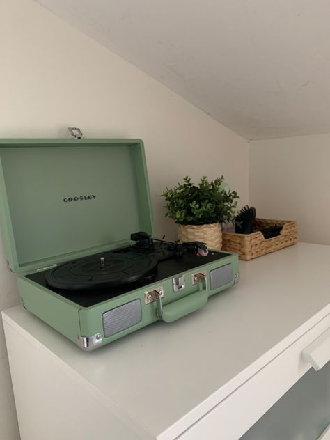 Green Record Player, Crosley Record Player, Concert Aesthetic, Boho Green, Record Players, Record Player, Bedroom Inspo, Dream Room, Room Makeover