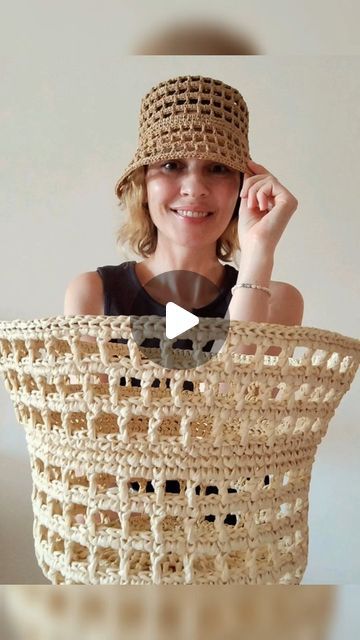 Ideas Para Tejer A Crochet, Crochet Bucket Hat, Beginner Crochet Projects, June 22, Crochet Bag Pattern, Crochet For Beginners, Video Tutorial, Bag Pattern, Crochet Bag