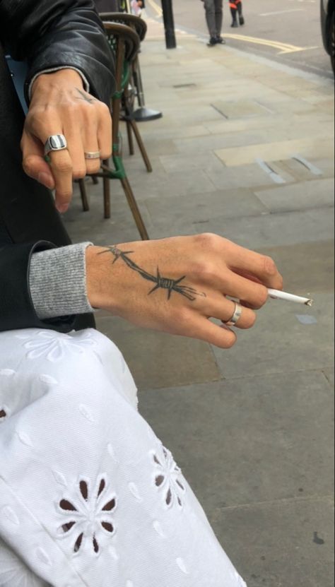 2000 Hand Tattoo, Barty Crouch Jr, Small Tats, Money Tattoo, Hand Tats, Tattoo Inspiration Men, Doodle Tattoo, Japanese Tattoo Art, Simplistic Tattoos