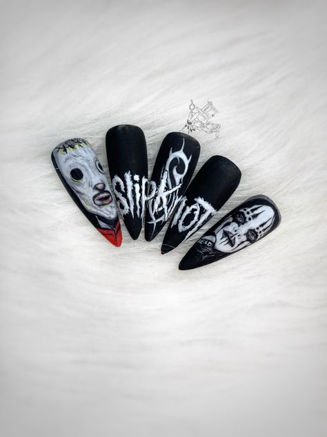 Slipknot Nails, Nails Daisy, Horror Nails, Holloween Nails, Joey Jordison, Band Nails, Halloween Acrylic Nails, Punk Nails, Gothic Nails