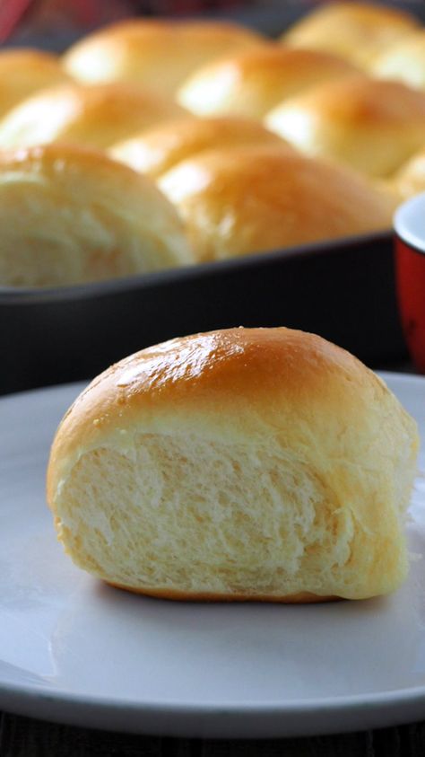 Dinner Rolls Easy, حلويات عربية, Cooking Bread, Honey Buns, Breads & Buns, Bread Bun, Bun Recipe, Sweet Bread, Honey Recipes