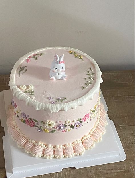 Small Birthday Cakes, Vintage Birthday Cakes, Rabbit Cake, Funny Birthday Cakes, Mini Cakes Birthday, Cute Baking, Pretty Dessert, Creative Birthday Cakes, Bunny Cake