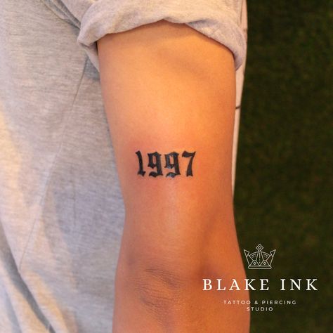 1971 Tattoo, Tattoo Homme, Year Tattoo, Simple Tattoos For Guys, Piercing Studio, Dream Tattoos, Tattoo Ink, Tattoo Inspo, Neck Tattoo