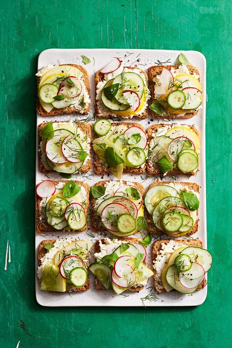 Cucumber Tea Sandwiches. The cucumber sandwich is a tea party staple because it's light yet fancy. In this version, radishes spice up cucumbers on a bed of creamy herbed cheese. Cucumber Tea, Cucumber Tea Sandwiches, Best Party Appetizers, No Cook Appetizers, Cold Sandwiches, Food Issues, Cheap Healthy, Cucumber Sandwiches, Cheap Healthy Meals