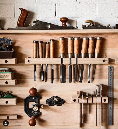 Tool Box Organization Ideas, Woodwork Workshop, Tool Display, Diy Ac, Box Organization, Tool Wall, Office Tools, Workshop Layout, Woodworking Tools Storage