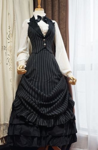 Surface Spell -Gothic Academy- Striped Lolita High Waist Skirt (Long Version) Vintage Elegant Outfits, Victorian Aesthetic Outfit, 1800s Clothes, Victorian Dress Aesthetic, Fantasy Fits, Hunting Outfits, 1800s Dresses, Gothic Fashion Victorian, 1899 Fashion