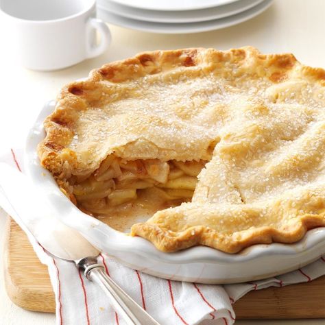 Deep Dish Apple Pie, Apple Pie Crust, Apple Pie From Scratch, Perfect Apple Pie, Pear Pie, Apple Cream, Apple Glaze, Classic Apple Pie, Apple Strudel