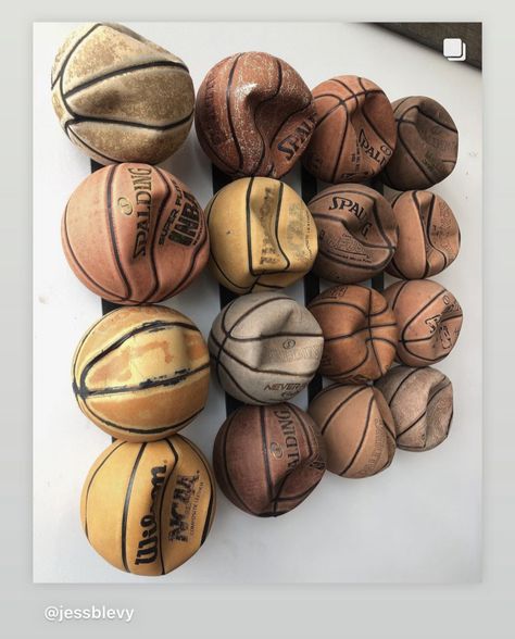 Basketball Wall Art Diy, Deflated Basketball Wall, Vintage Basketball Aesthetic Room, Vintage Football Decor, Vintage Basketball Nursery, Sports Living Room, Vintage Sports Room, Basketball Nursery, Baby Boy Nursey