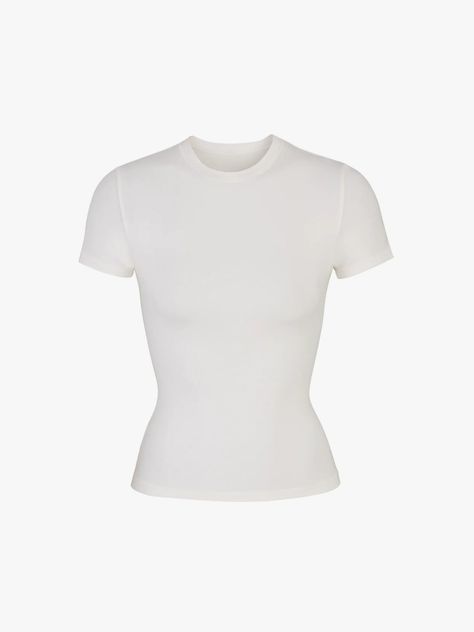 The 36 Best White T-shirts for Women, According to “Vogue” Editors | Vogue Skims Smoothing Tshirt, Skims Soft Smoothing T Shirt, Skims Tee Shirt, Skims Basic Tee, Basic White Shirt, Expect Nothing, Dr Wardrobe, Dr Closet, Tshirt Outfits