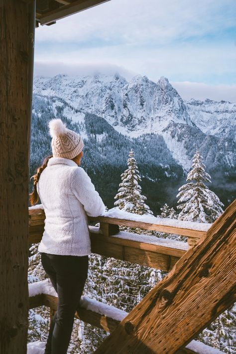 The 12 Best Washington Fire Lookouts - The Wandering Queen Prettiest Places In Washington State, Washington In Winter, Seattle Photos, Cabin Aesthetic, Pacific Northwest Travel, Washington State Travel, Washington Hikes, Winter Photoshoot, Mount Rainier National Park