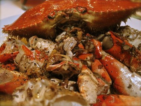 Asunta Rufino's Travels Thru Life...: My GARLIC ROASTED CRAB RECIPE Blue Swimmer Crab Recipe, Crabs Recipes, Roasted Crab, Blue Crab Recipes, Crab Boil Recipe, Dungeness Crab Recipes, Shrimp Cooking, Boil Seafood, Cajun Crab