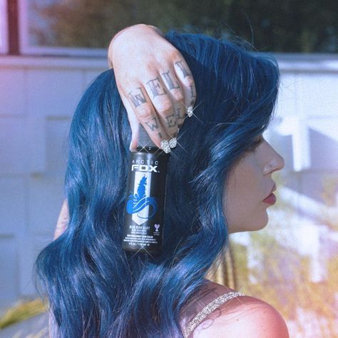 @hottopic’s Instagram post: “The perfect navy exists. 💙 @arcticfoxhaircolor's new Blue Jean Baby is available now! @kristenxleanne” Arctic Fox Blue, Short Blue Hair, Fox Hair Color, Arctic Fox Hair Color, Fox Hair, Black Hair Balayage, Dark Blue Hair, Straight Black Hair, Red Brown Hair