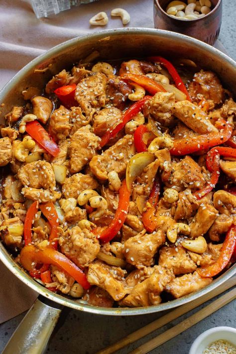 Black Pepper Chicken Recipe - Panda Express Copycat Recipe Panda Express Pepper Chicken Recipe, Healthy Black Pepper Chicken Recipe, Black Peppered Chicken Chinese, Black Pepper Chicken Video, Black Pepper Chicken Panda Express, Soy Garlic Chicken, Fiesta Recipes, Easy Orange Chicken, Black Pepper Chicken