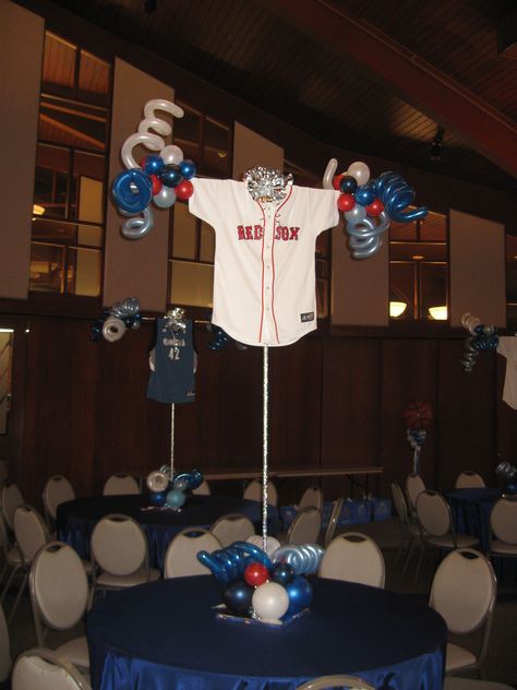 Red Sox Jersey Topiary with balloons Red Sox Party, Baseball Centerpiece, Soccer Banquet, Baseball Ideas, Red Sox Jersey, Shower Table, Football Birthday Party, Sports Decor, Football Birthday