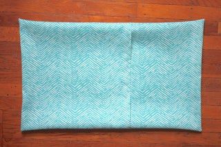 How to Sew an Envelope Pillow Cover : 8 Steps (with Pictures) - Instructables Baby Pillow Diy, Pillows To Make, Pillow Case Crafts, Envelope Pillow Cover, Envelope Pillowcase, Pillow Covers Tutorial, Sew Pillow, No Sew Pillow Covers, Pillow Cases Tutorials