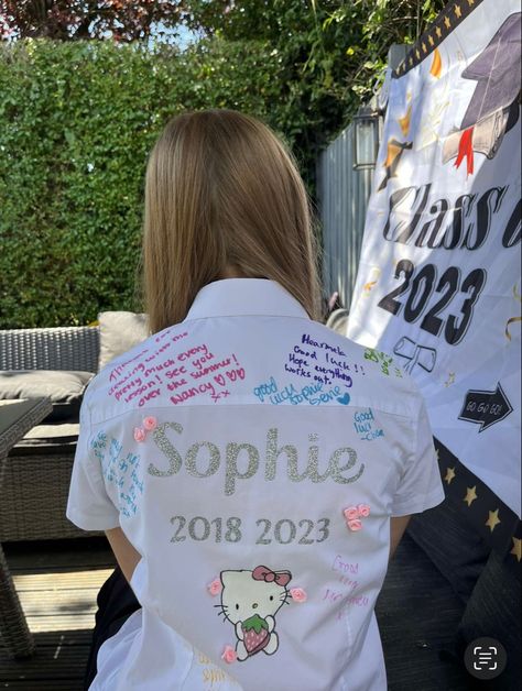 Leavers Party, Signing Ideas, Leavers Shirt, School Shirt Designs, School Leavers, Shirts Ideas, Graduation Ideas, Last Day Of School, Secondary School