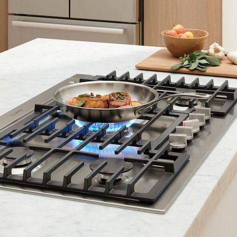 Up your game with precision flame. With FlameSelect®, @BoschHomeUS cooktops offer 9 distinct power levels for optimal control and convenience. So you can cook #LikeABosch. #Cooktop #KitchenAppliance #KitchenDesign #Bosch Cooktops, Kitchen Stuff, Kitchen Design, Kitchen Appliances, Canning, Quick Saves