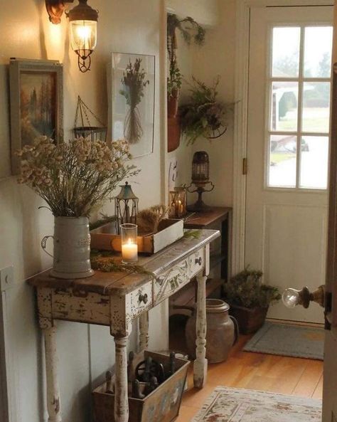 French Farmhouse Entryway, Vintage Boho Farmhouse Decor, Enterway Decor Entryway, Grill House, Rustic Entryway Table, Entryway Table Decor Ideas, Rustic Decorations, Country Rose, Living Room Redo