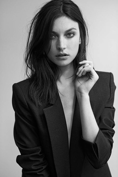 ... Jacquelyn Jablonski, Portrait Photography Women, Img Models, Model Poses Photography, Foto Poses, Photography Poses Women, Shooting Photo, Selfie Ideas, Black And White Portraits