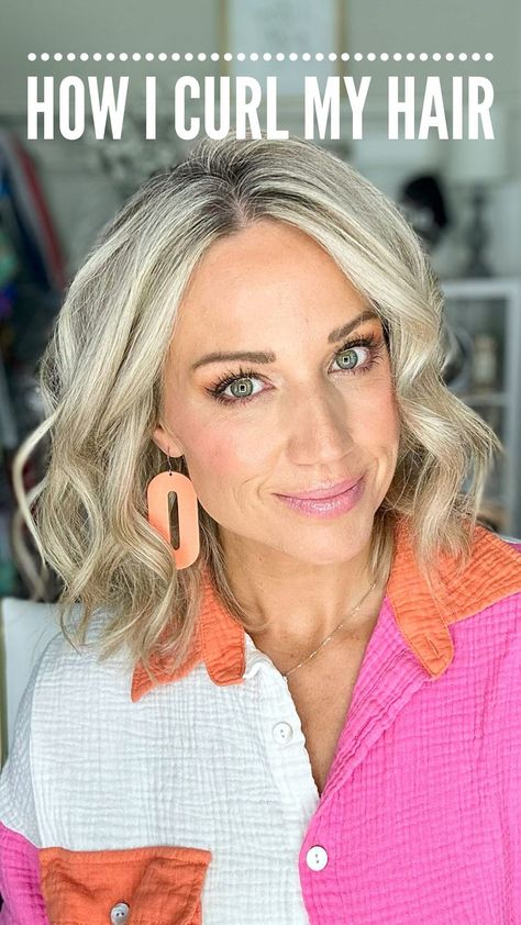 Short hair gals know those stick-straight strands up top aren’t always cute! 🤣 Here’s a hack if you have enough length… it’s been a go-to… | Instagram Styles For Short Straight Hair, Short Hair Updo Easy, Half Up Half Down Short Hair, Short Hair Accessories, Shot Hair, Second Day Hairstyles, Short Shag Hairstyles, Hair Instagram, Tshirt Outfit