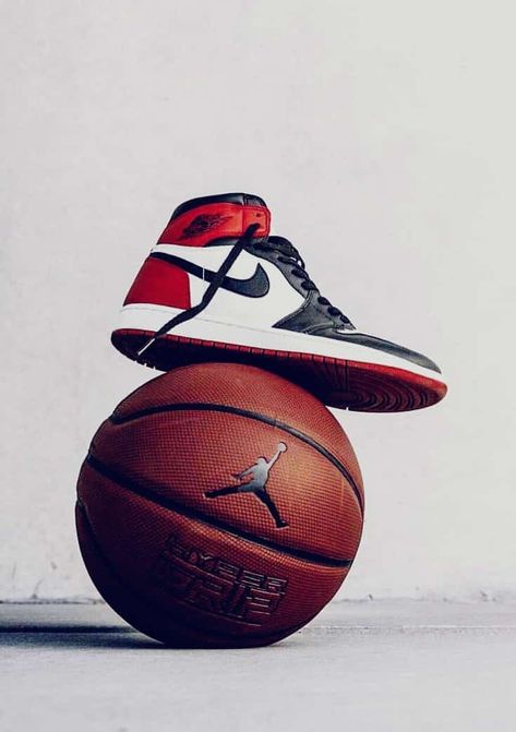 Hard Shoes, Jordan Shoes Wallpaper, Michael Jordan Pictures, Nba Photos, Sneakers Wallpaper, Shoe Pics, Shoes Wallpaper, Best Basketball Shoes, Bola Basket