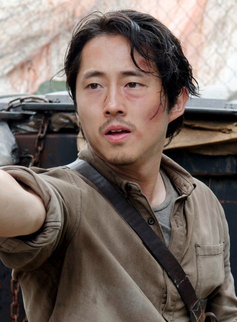 Glenn S6 E3 'Thank You' Glenn The Walking Dead, Steven Yuen, Glenn Y Maggie, Walking Dead Characters, Glenn Rhee, Steven Yeun, Dead Man Walking, Dead Memes, Walking Dead Cast