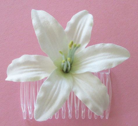 "Two creamy white 3.5 inch silk lily attached to a 3\" clear hair comb. Perfect compliment casual beach to evening & weddings,and those side pin up, updo styles. Tuck to the side of a French twist or top a ponytail! great gift for yourself or a friend.... * Please check my store listings for other colors and styles available. * Mix and Match! Combined shipping discounts offered. * We Ship Worldwide!" Lily Hair Clip, Adjustable Cream Flower Hair Accessories, Hawaii Flower Hair Clip, Adjustable White Flower Hair Accessories, Tropical Flower Hair Clip, No Ordinary Girl, Clear Hair, Casual Beach Wedding, Updo Styles