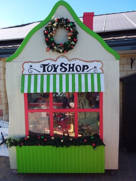 Christmas Toy Shop Decorations, Whoville Houses, Gingerbread Porch, Pto Events, Kids Village, 2024 Cookies, Playhouse Diy, Xmas Display, Christmas Toy Shop