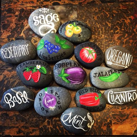 Garden Rocks, Vegetable Rock Painting, Tomato Painted Rock, Painted Rocks Fruits And Vegetables, Garden Markers Rock, Vegetable Painted Rocks Plant Markers, Blueberry Gardening, Diy Garden Decor Projects, River Rock Garden