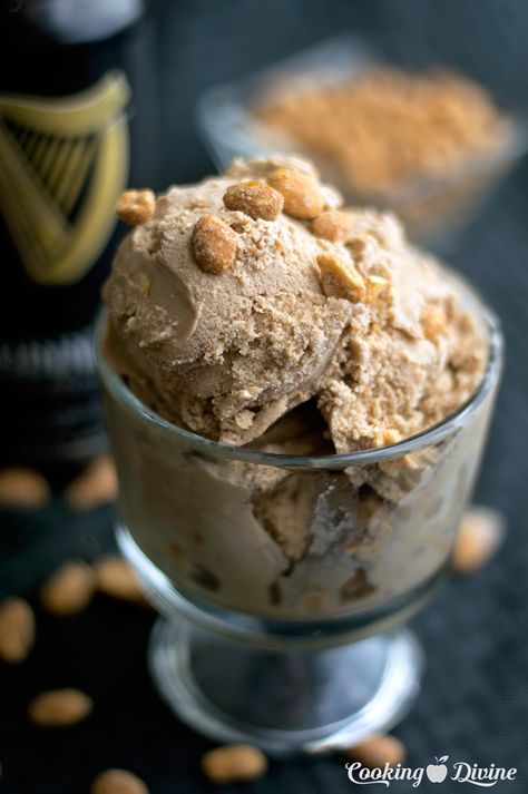 Ice Cream With Honey, Guinness Ice Cream, Peanut Ice Cream, Peanut Desserts, Caramel Ice Cream Recipe, Dessert Pizza Fruit, Homemade Ice Cream Recipe, Ice Cream Photography, Honey Roasted Peanuts