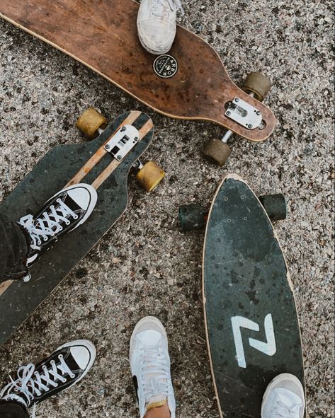 Friends Long Board Aesthetic, Longboarding Aesthetic, Longboard Aesthetic, Skateboarding Aesthetic, Long Boarding, Skate Vibes, Skateboard Aesthetic, Skater Vibes, Surfboard Decor