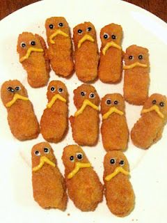 The Lorax lunch (with Tyson chicken tenders, mustard, ranch, and black food coloring gel) Black Colored Food Ideas, Lorax Food Ideas, Funny Food Ideas, Lorax Birthday Party, Lorax Birthday, Lorax Party, Tyson Chicken, Black Food Coloring, Apps Facebook