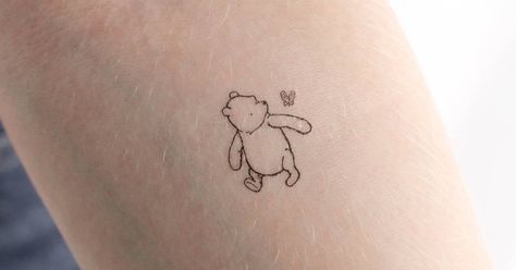 Winnie The Pooh Butterfly Tattoo, Classic Pooh Tattoo, Pooh Bear Tattoo Small, Classic Winnie The Pooh Tattoo, Pooh Bear Tattoo, Baby Bear Tattoo, Bear And Butterfly, Cartoon Line Art, Winnie The Pooh Tattoo