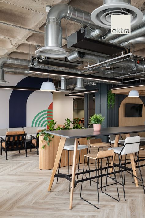 We were appointed by Boultbee Brooks Real Estate to design and build a business lounge within Bristol’s Blok building. To enhance the property’s appeal and secure a Fitwel accreditation, BBRE recognised the necessity of adding on-site communal amenities. The added value to tenant wellbeing and business performance will help BBRE to differentiate their property and accelerate the uptake of office space. Office Space Commercial, Coworking Design Workspaces, Google Office Space, Coworking Space Design Open Plan Office Layouts, Finance Office Interior Design, Small Business Office Design, Small Coworking Space Design, Shared Office Space Ideas Business, Coworking Lounge