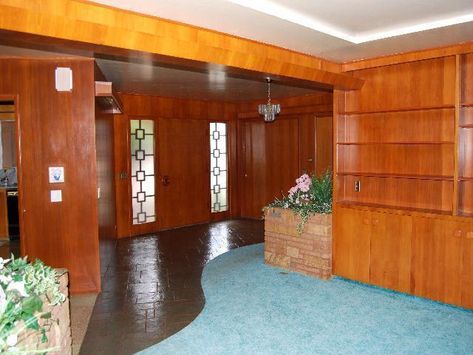 Fab-U-Lus Entry! Built in 1960! Mid Century Modern Entryway, 60s House, 70s House, Vintage Homes, Mid Century Interior, Mcm House, Retro Interior Design, Mid Century Living, Mid Century Living Room