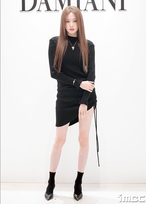 Outfits Dr, Dr Romantic, Dr. Romantic, Asian Actress, Idols Outfits, Lee Sung Kyung, Sung Kyung, Lee Sung, Velvet Fashion