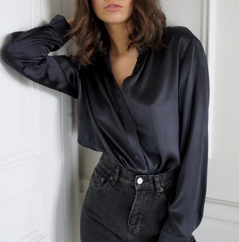 Black Satin Shirt Outfit, Fashion Industry Aesthetic, Fashion Student Aesthetic, Black Shirt Dress Outfit, Industry Aesthetic, Satin Shirt Outfit, Black Satin Shirt, Black Silk Shirt, Student Aesthetic