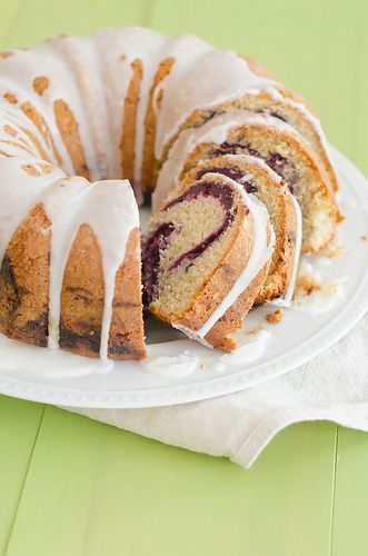 Blueberry Swirl Bundt Cake by Pink Parsley Blog, via Flickr Blueberry Food, Swirl Bundt Cake, Bundt Recipes, Cake Mug, Lemon Glaze, Sweet Lemon, Bundt Cakes Recipes, Blueberry Recipes, Bundt Cakes