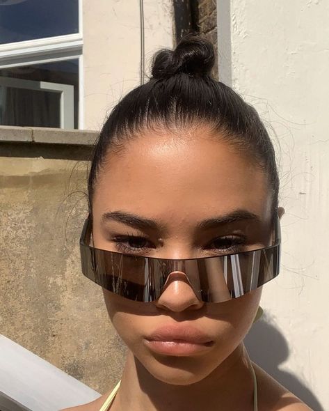 Edie-Rose on Instagram: “hey! i’m sassy now” Rave Sunglasses, Sunglasses For Your Face Shape, Frameless Sunglasses, Steampunk Sunglasses, Hiking Fashion, Girl With Sunglasses, Futuristic Fashion, Rimless Sunglasses, How To Pose