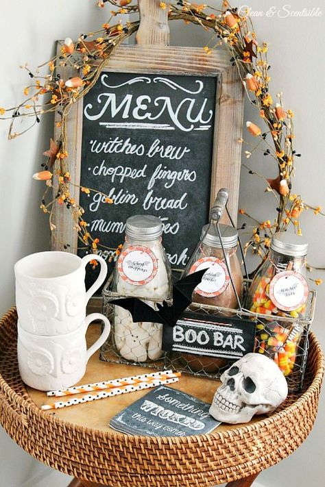 This cute Halloween hot chocolate bar takes less than 20 minutes to put together and is a fun way to celebrate the season! / #halloweenideas #halloween #halloweendecor #halloweendecorations #halloweentreats Halloween Hot Chocolate Bar, Halloween Hot Chocolate, Fun Halloween Drinks, Halloween Sugar Cookies Decorated, Halloween Cookie Recipes, Halloween Kitchen Decor, Halloween Menu, Halloween Bar, Halloween Cookies Decorated