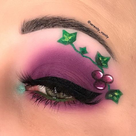 Grape Makeup Look, Grape Makeup, Fruity Makeup, Fruit Makeup, Artistic Eyeshadow, Eyeshadow Designs, Cute Eye Makeup, Subtle Makeup, Graphic Eyeliner