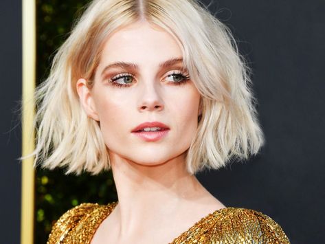 Blonde Messy Bob, Wispy Bob, Boyfriend Bob, Corte Shaggy, Classic Bob Hairstyle, Messy Bob, Stacked Bob Hairstyles, Messy Bob Hairstyles, Lucy Boynton