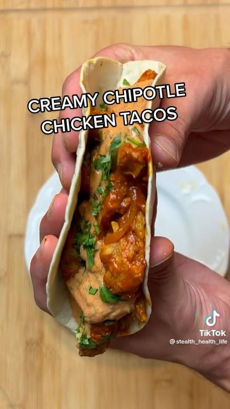 Creamy Chipotle Chicken, Chipotle Cream Sauce, Chipotle Chicken Tacos, Stealth Health, Sommer Mad, Digital Cookbook, Chipotle Peppers, Chipotle Chicken, Easy Healthy Meal Prep