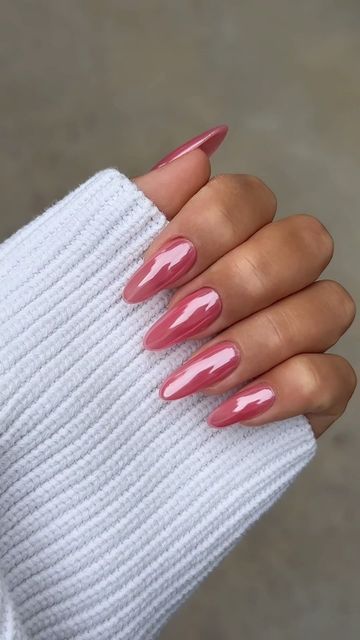 Ainur Rustemova on Instagram: "Strawberry Glazed Donut Nails @daily_charme   Use my code: Noor10 to save at #dailycharme, #dailycharmer  Product used: J04 Macaroon Magicwhite CHROME  #lanails #losangelesnails #manicurela #pedicurela" White Chrome Over Pink Nails, Dark Pink Glazed Nails, Strawberry Milk Chrome Nails, Glazed Pink Donut Nails, Chrome On Clear Nails, Pink Clear Almond Nails, Pearl Jelly Nails, Nail Design 2025 Trends, Lipgloss Nails 2024