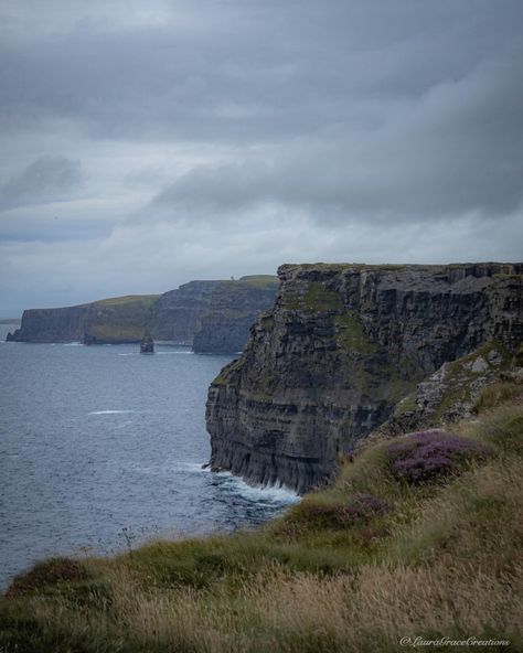 25+ Best Cliffs in Ireland: That are NOT the Cliffs of Moher Travel Aesthetic Beach, Travel Aesthetic Outfits, Travel Wallpapers, Cliffs Of Moher Ireland, Travel Love Quotes, Ireland Aesthetic, Most Beautiful Places On Earth, Ireland Itinerary, Ireland Destinations