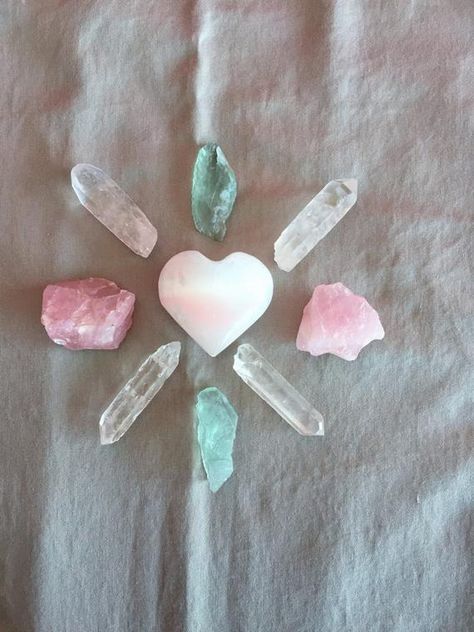 Crystal Vibes, Crystal Aesthetic, Raw Rose Quartz, Pretty Rocks, Green Fluorite, Crystal Grid, Quartz Points, Crystal Gifts, Crystal Gems