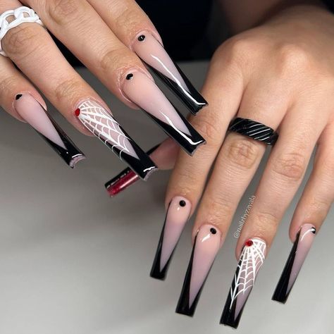 White Nail Inspo Coffin, Spooky Halloween Nails Acrylic, Moms Nails, Black And White Nail, Hispanic Aesthetic, Holloween Nails, Nail Piercing, Business Nails, Image Nails